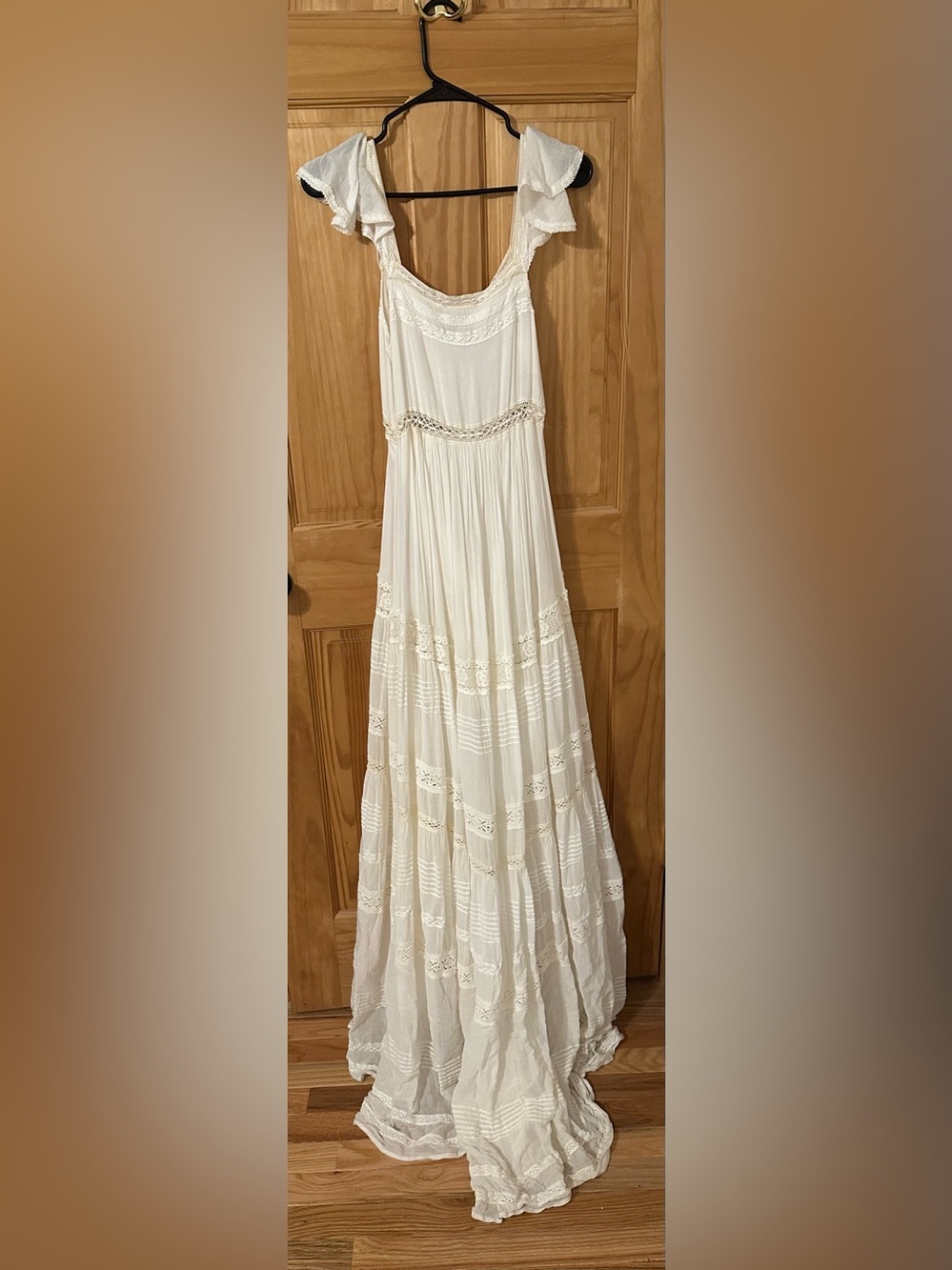 Spell Elizabeth Gown - Picture 9 of 11
